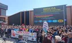 Erzincan’da Eğitim Ayağa Kalktı: Binlerce Öğretmen ‘Artık Yeter!’ Diyerek Dört Yolu Doldurdu”