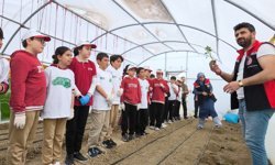 Minik Eller Toprağa Değdi, Gelecek Filizlendi