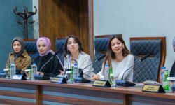 Rektör Levent Öğrencilerle Masaya Oturdu