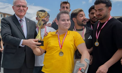 EBYÜ'de Sporun En İyileri Ödüllendirildi