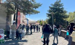 Erzincan'da yüzlerce ortaokul öğrencisi sınavda ter döktü