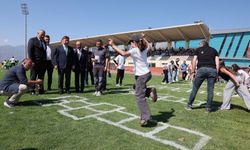 Erzincan'da yüzlerce öğrenci geleneksel oyunlarla buluştu