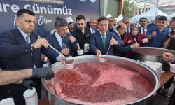 Erzincan’da Aşure Bereketi: Yüzlerce Vatandaş Dörtyol Meydanı’nda Buluştu