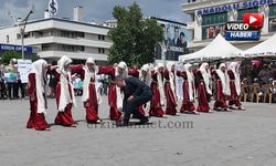 Folklör Eğitmeni Öyle Bir Hareket Yaptı Ki, “Helal Olsun” Dedirtti