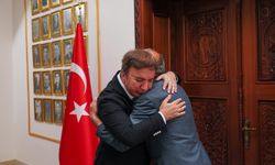 Gece Otobüse Bindi, Sabah Kapıyı Çaldı: Erzincan’da Duygusal Buluşma...