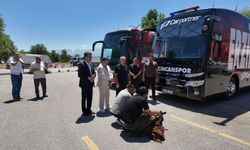 Şampiyonluk Mesajı Yeni Otobüsle Geldi! Erzincanspor'dan Dualarla Yeni Sezon Startı