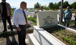 Ümit Özdağ, Erzincan’ın İlk Şehitlerinden Süleyman Aydın’ın Kabrini Ziyaret Etti