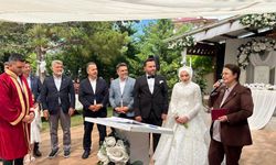 Eski Bakan Derya Yanık Erzincan'daki Düğün İçin Geldi