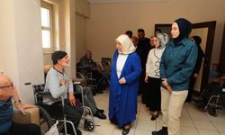 Semiha Yıldırım'dan Erzincan Huzurevine anlamlı ziyaret
