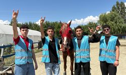 Erzincan’da Ülkü Ocakları'ndan Gençlere Binicilik Eğitimi