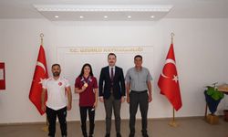 Şampiyon Güreşçi Elvira Süleyman Üzümlü'nün Gururu Oldu