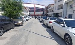 Erzincan’da Kritik Sokak Uyarısı: Ambulansın Bile İlerlemesi Zorlaşıyor