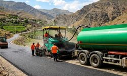 Kemah’ta Yol Hamlesi: Yüzlerce Ton Asfalt İçin Düğmeye Basıldı