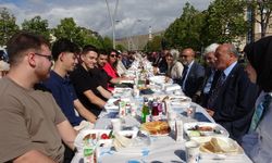 Binlerce Öğrenci Aynı Sofrada! Erzincan’da Üniversiteye Sıcak Karşılama