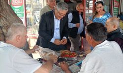 Şevki Akdağ, Buğday Meydanında Esnafın Nabzını Tuttu...