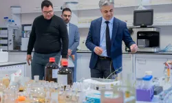 Cihazları Tek Tek İnceledi! EBYÜ Rektöründen Laboratuvar Turu