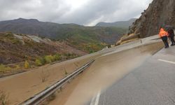 Erzincan-Erzurum Karayolunda Heyelan Meydana Geldi!