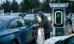 Yağmurlu havada elektrikli araç kullanmak riskli mi?