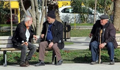 Emekliye Bayram Müjdesi: Maaş ve İkramiye Takvimi Belli Oldu!