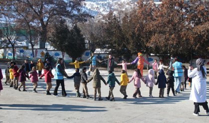 Kur’ân Soruyor: “Çocukları Hangi Günahından Dolayı Öldürdünüz?”