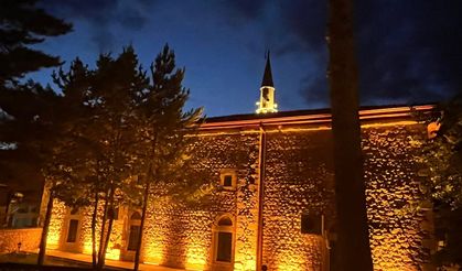 Ezan: Müminlerin Sesli Bayrağı Ve Vicdanın Kamusal Çağrısı!