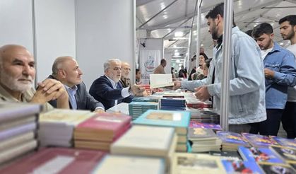 Vakti gelmedi mi?” dedi, Erzincan’da okurlarıyla buluştu!