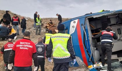 Sivas-Erzincan karayolunda cezaevi nakil aracı kaza yaptı: 9 yaralı var
