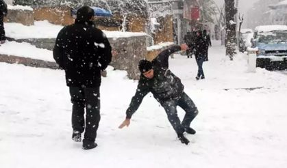 Erzincan'da metrelik kar üstünde hayatta kalma rehberi!