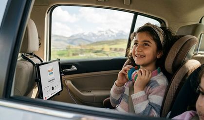 Çocukla Yolculuğu Kolaylaştıran Yöntem: En İyi Podcast Önerileri