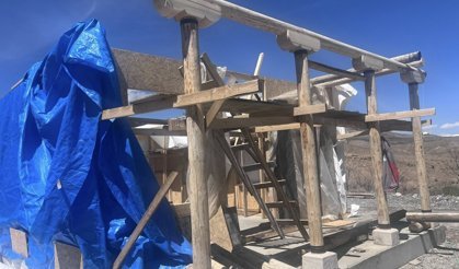 Bayraktepe’de İnşaat Sürüyor, Cami ve WC Yapılıyor