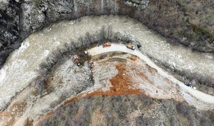 Ovacık Yolu trafiğe kapatıldı.. Erzincan’dan gidecekler dikkat!
