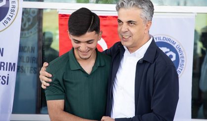Rektör Kuyrukluyıldız'dan Öğrencilere Samimi Karşılama