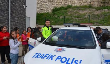 Tercan’da Öğrencilere Güvenli Trafik Eğitimi Verildi