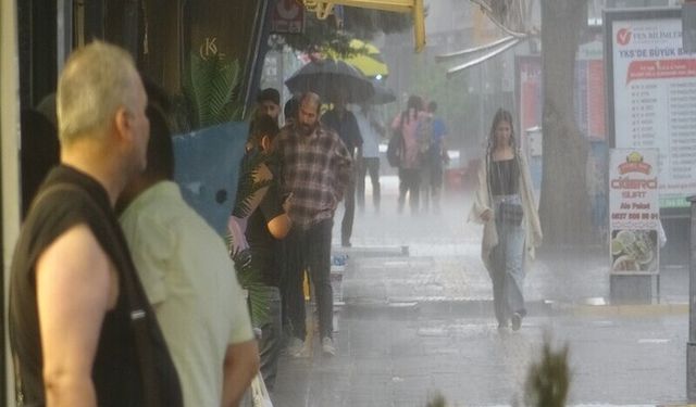 Sağanak vatandaşı hazırlıksız yakaladı  