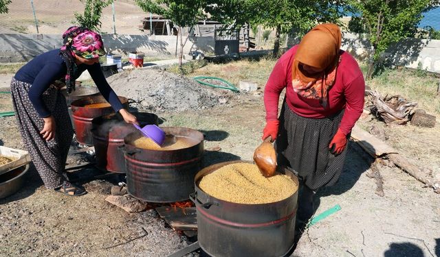 Erzincan’da vatandaşlar kış hazırlığına başladı