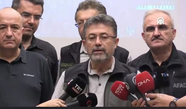 Bakan Yumaklı, “Alevlerle cansiperane mücadele eden tüm kahramanlarımıza sonsuz teşekkürler”