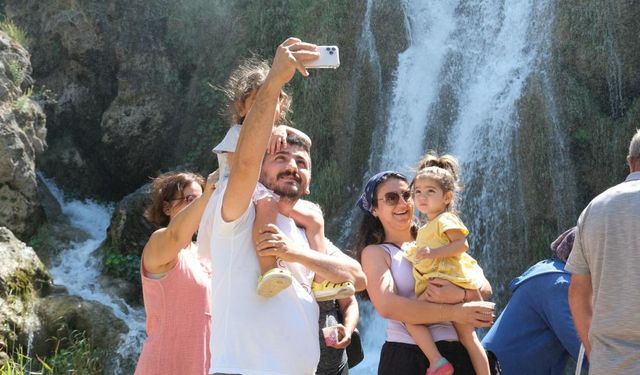 Erzincan şelalesi'nde yoğunluk yaşanmaya devam ediyor