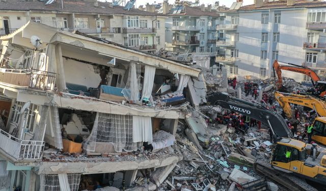 Korkutan deprem iddiası: 48 saat sonra dedi nerede olacağını açıkladı!