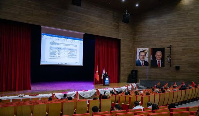 Erzincan'da üniversite öğrencilerine 2209 A eğitimi verildi