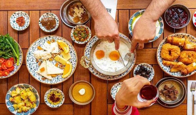   Hazırlaması kolay.. Ama kahvaltılarımızın baş düşmanı olan gıdalar…