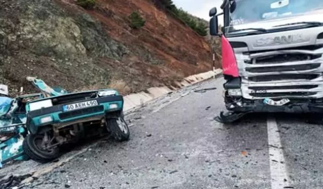 Tokatta feci kaza:2 ölü 1 yaralı!