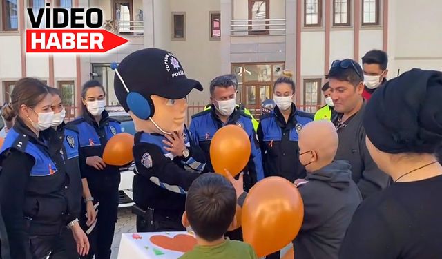 Erzincan polisinden Miraç Efe'ye turuncu balonlarla dolu sürpriz ziyaret!