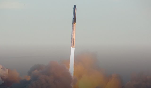 Elon Musk’a nazar değdi Starship roketi kalkıştan sonra yine patladı!