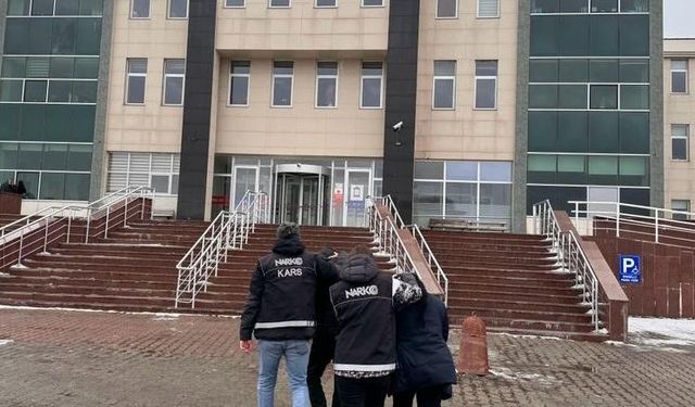 Kars’ta uyuşturucu taciri 2 kişi tutuklandı