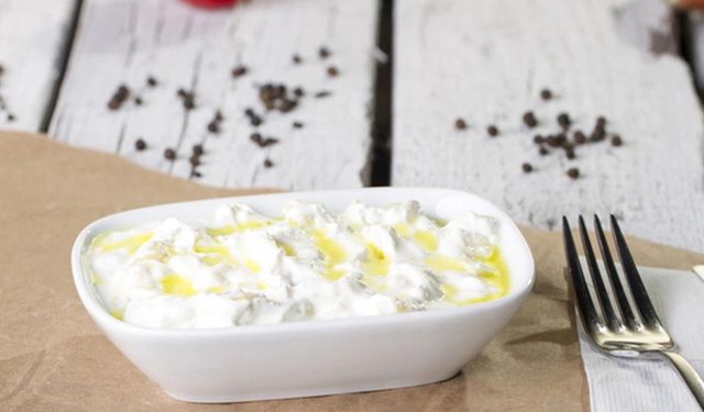 Meze yapmak artık çok pratik: Patlıcanlı Haydari tarifi