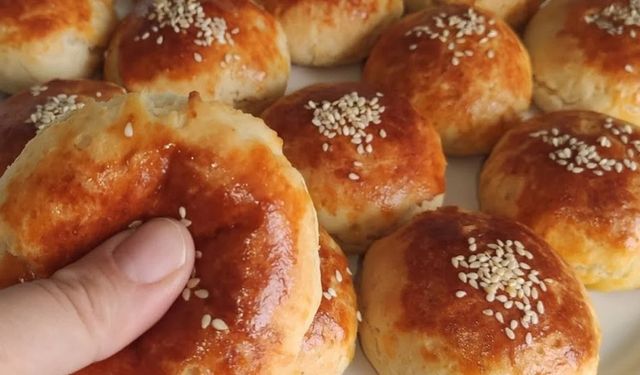 Bildiğiniz bütün tarifleri unutun: Ağızda eriyen poğaça tarifi