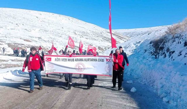 Ağrı MEB AKUB üyeleri Sarıkamış’ta şehitleri andı