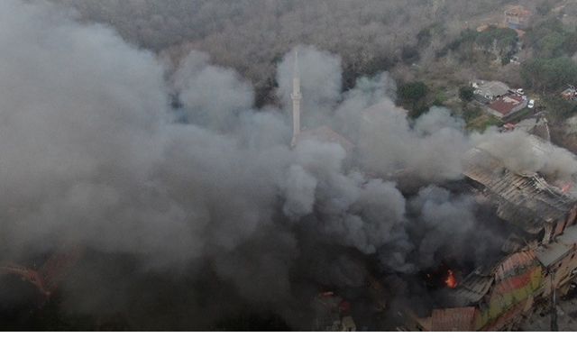 Beykoz’da 6 katlı bir fabrikada yangın meydana geldi