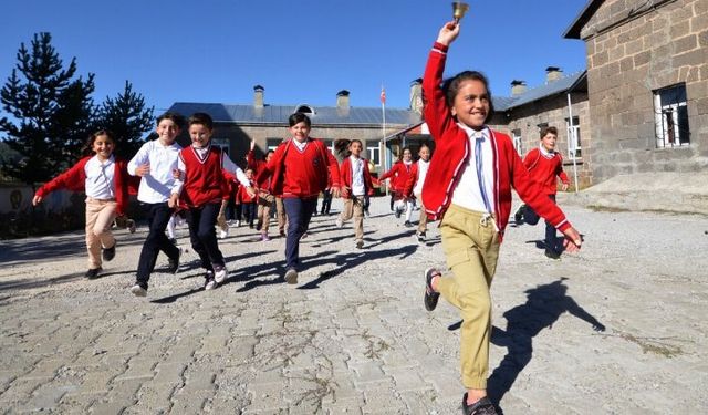 2025-2026 Okul Tatil Takvimi Açıklandı!