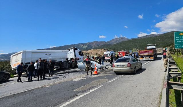 Gaziantep’te feci kaza: Ölü ve yaralılar var!